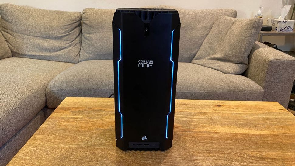 4. Corsair One i300 بهترین کامپیوتر شخصی برای گیمینگ به صورت ویژه
