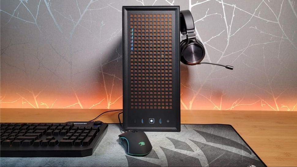 3. iBuypower Revolt 3 i7BG بهترین کامپیوتر گیمینگ با ابعاد کوچک