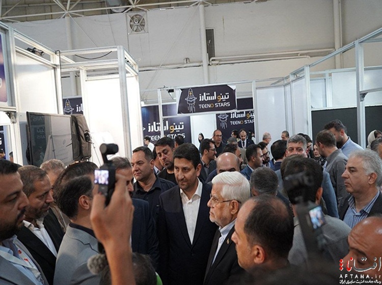 بازدید معاون اول رئیس جمهور و وزیر ارتباطات از الکامپ 1405