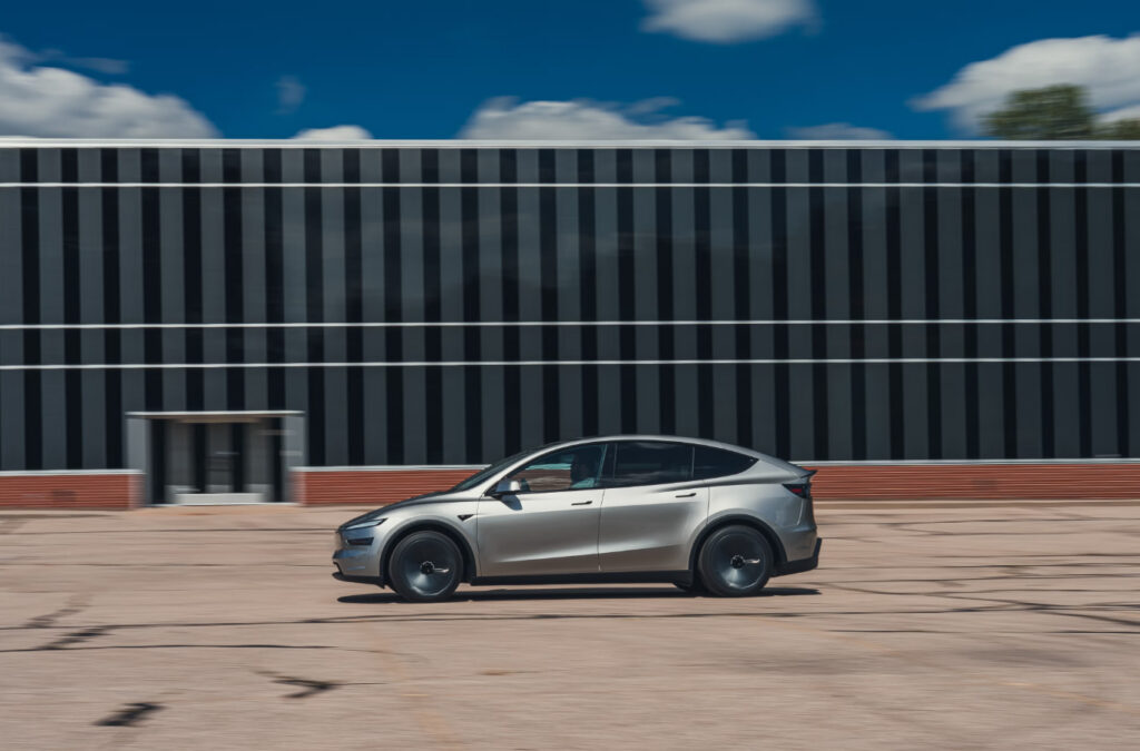 Tesla Model Y L