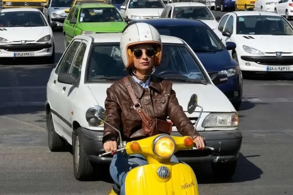 گواهینامه موتورسیکلت زنان