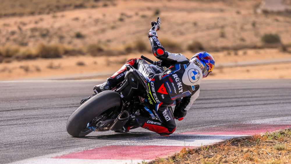 موتورسیکلت BMW M 1000 RR شور و هیجان را با دقت و سرعت متعادل می‌کند | دیجینوی