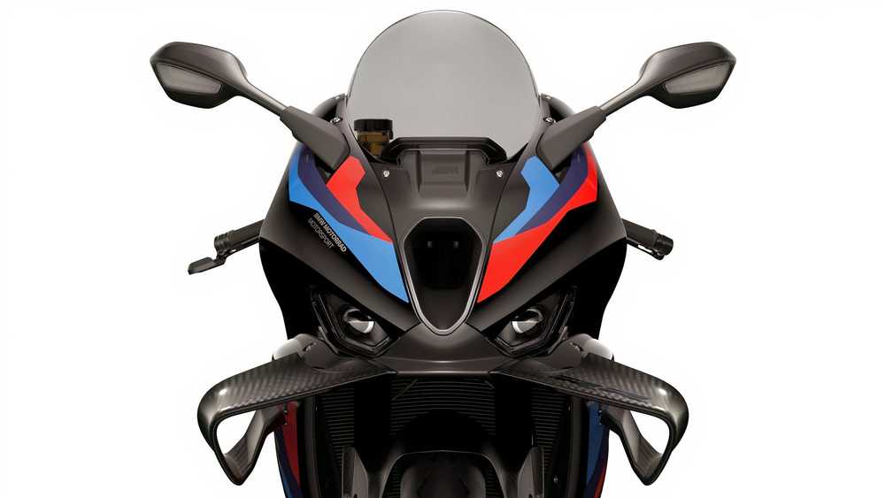 موتورسیکلت BMW M 1000 RR شور و هیجان را با دقت و سرعت متعادل می‌کند | دیجینوی