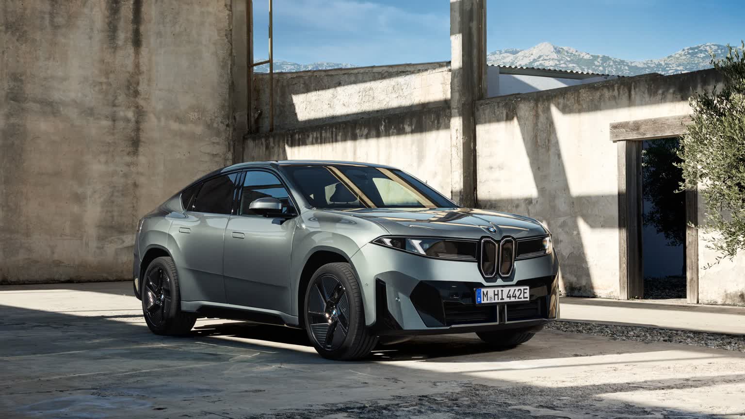 خودروی برقی BMW iX4 2027 رونمایی شد؛ هر آنچه باید بدانید | دیجینوی
