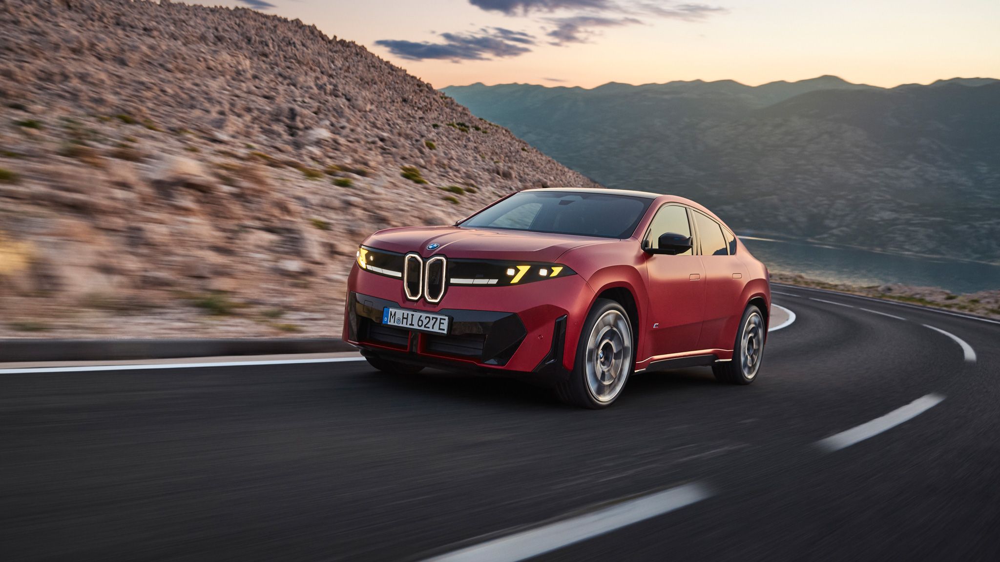 خودروی برقی BMW iX4 2027 رونمایی شد؛ هر آنچه باید بدانید | دیجینوی
