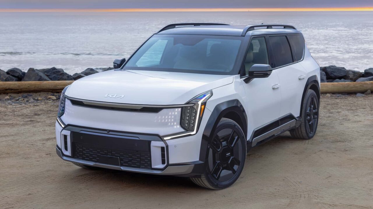 جزئیات قیمت و افزایش عملکرد Kia EV9 مدل ۲۰۲۷ اعلام شد | دیجینوی