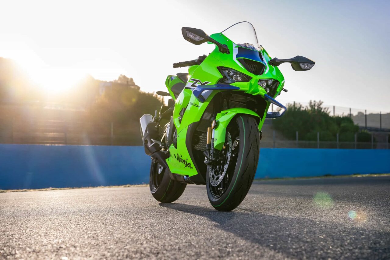 کاوازاکی از Ninja ZX-10R مدل ۲۰۲۷ با طراحی تهاجمی‌تر رونمایی کرد | دیجینوی