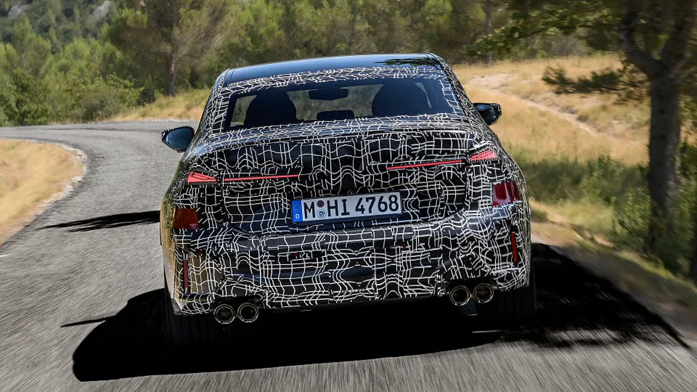 تصاویر خودروی BMW 3 Series 2027 پیش از رونمایی لو رفت | دیجینوی