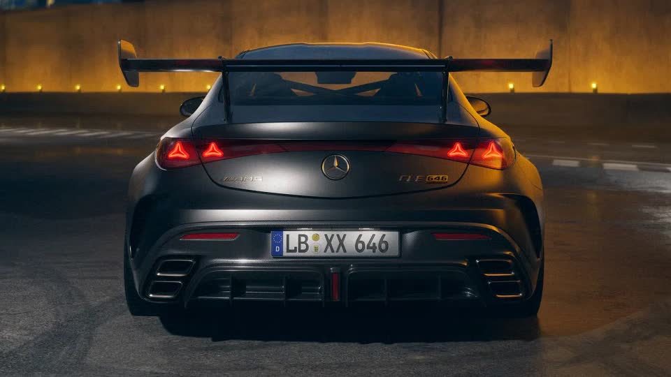 خودروی 2027 Mercedes-AMG CLE 646 معرفی شد؛ نسخه‌ای سفارشی با موتور V8 و تولید بسیار محدود | دیجینوی