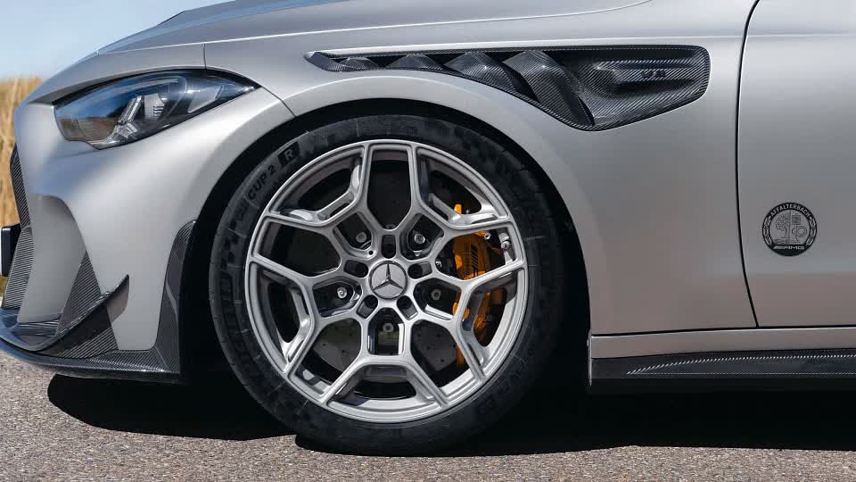 خودروی 2027 Mercedes-AMG CLE 646 معرفی شد؛ نسخه‌ای سفارشی با موتور V8 و تولید بسیار محدود | دیجینوی