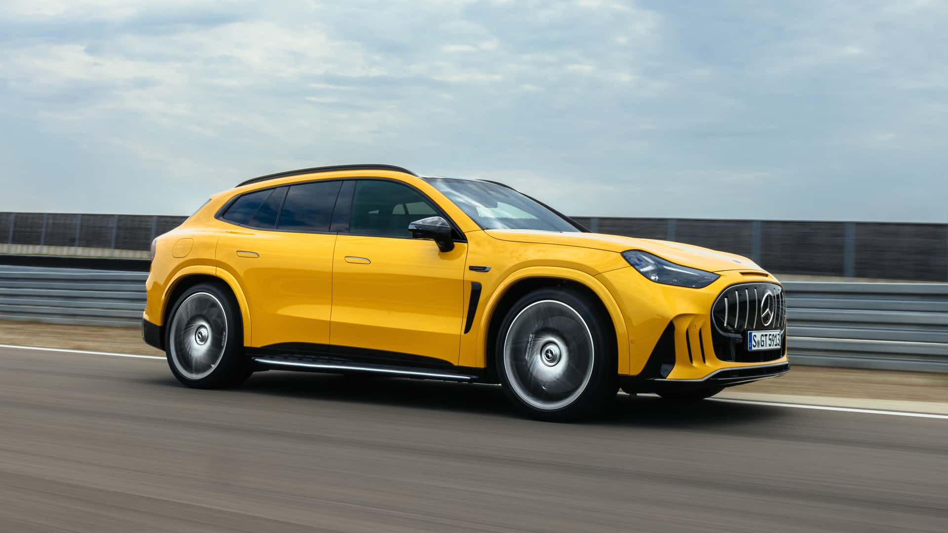خودروی Mercedes-AMG GT معرفی شد؛ قدرت ۱۱۵۳ اسب بخار و سه موتور برقی | دیجینوی