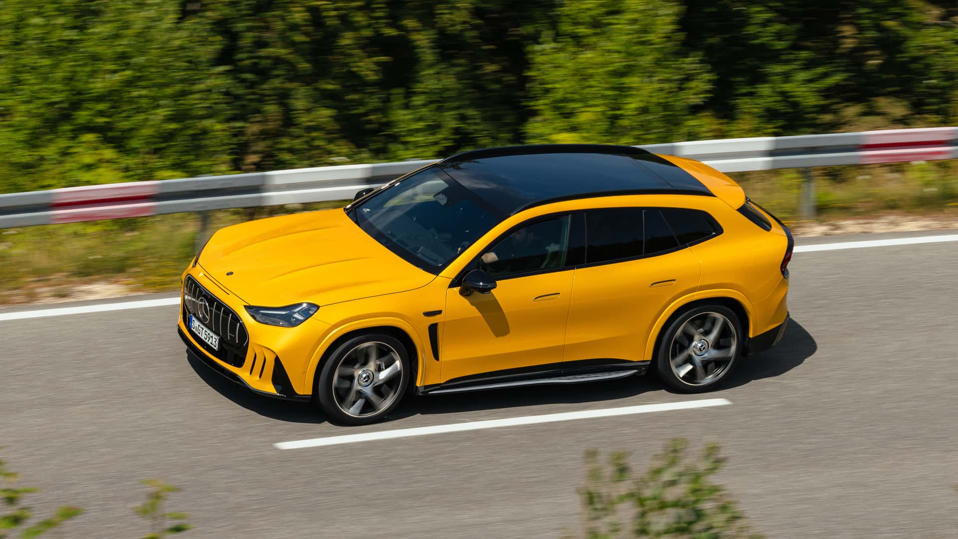 خودروی Mercedes-AMG GT معرفی شد؛ قدرت ۱۱۵۳ اسب بخار و سه موتور برقی | دیجینوی