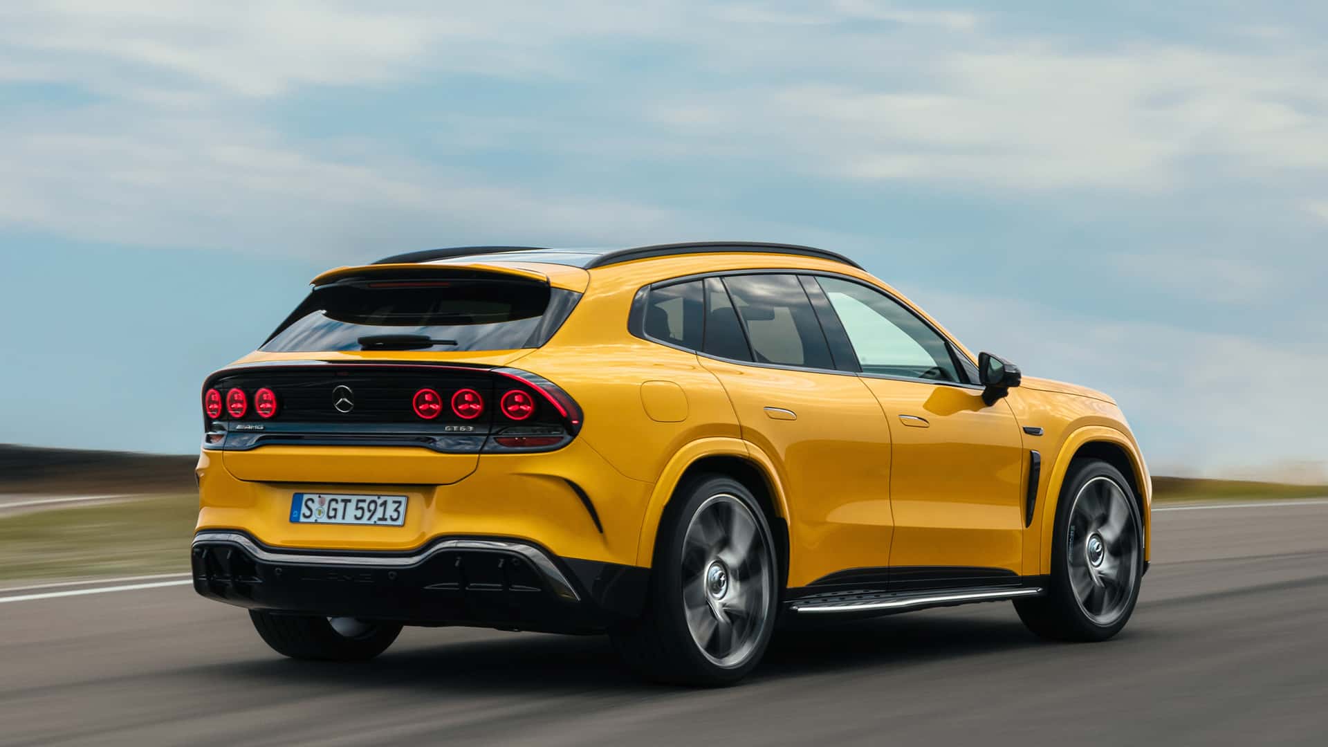 خودروی Mercedes-AMG GT معرفی شد؛ قدرت ۱۱۵۳ اسب بخار و سه موتور برقی | دیجینوی