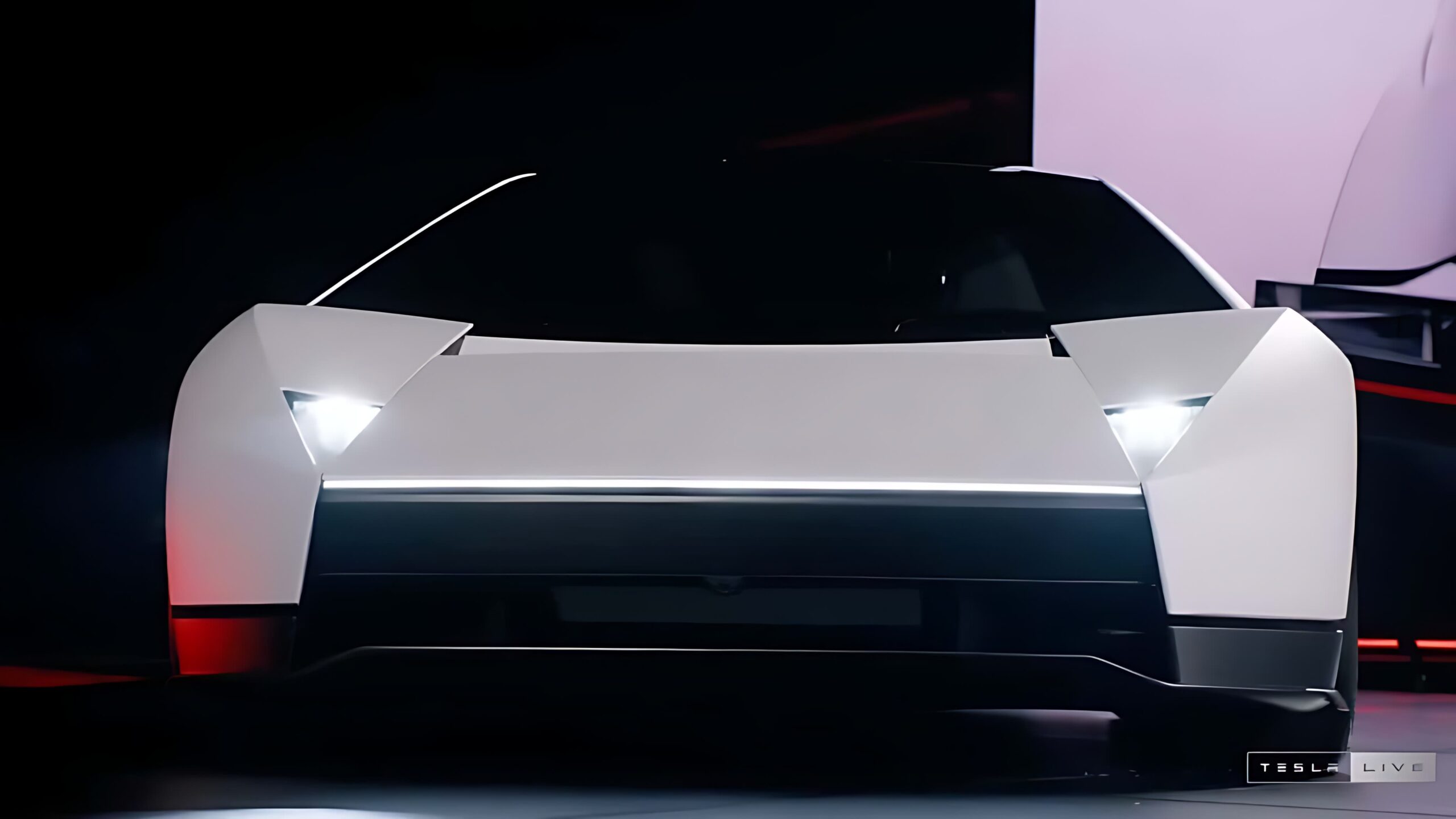 ماشین تسلا Roadster 2 با قابلیت‌های عجیبش همه را غافلگیر کرد؛ از پرواز تا رانندگی وارونه | دیجینوی