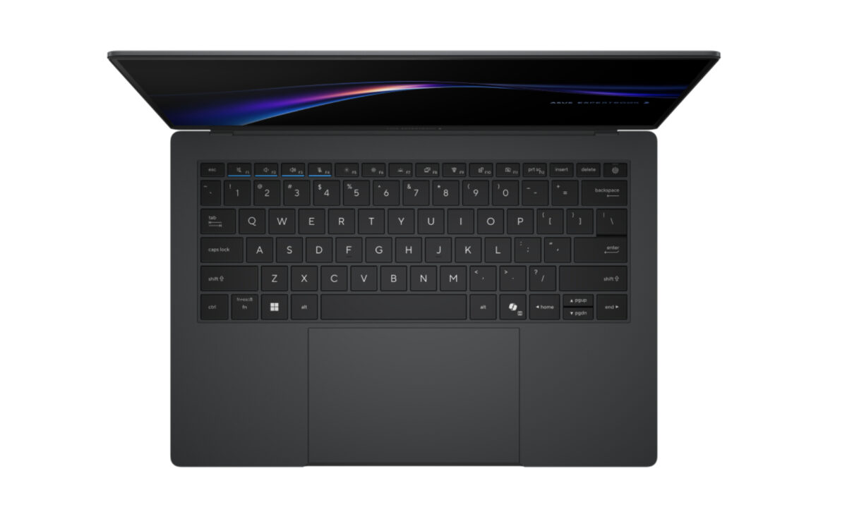 لپ‌تاپ ایسوس ExpertBook A7 با نمایشگر OLED