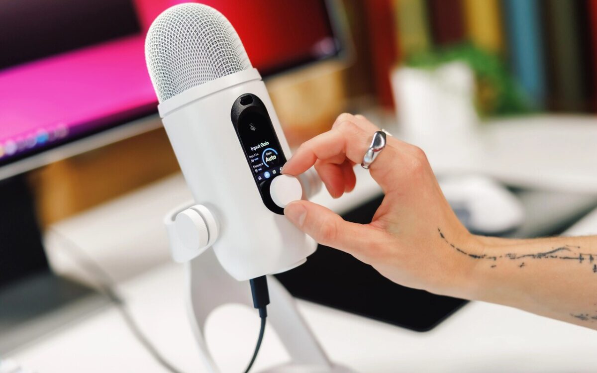 تصویری از میکروفون لاجیتک Blue Yeti 2