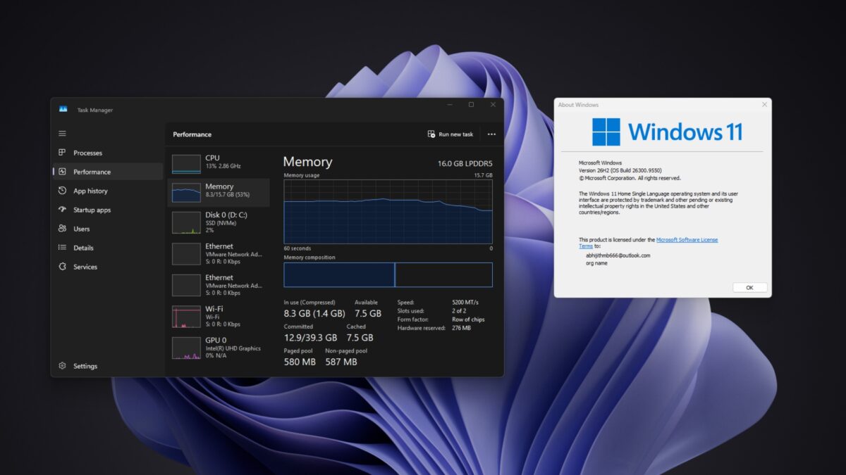 پنجره مدیریت وظایف (Task Manager) ویندوز ۱۱ در بخش عملکرد (Performance) رم، میزان مصرف حافظه و جزئیات مربوط به نسخه ۲۶H2 را در کنار پنجره اطلاعات سیستم‌عامل نشان می‌دهد.