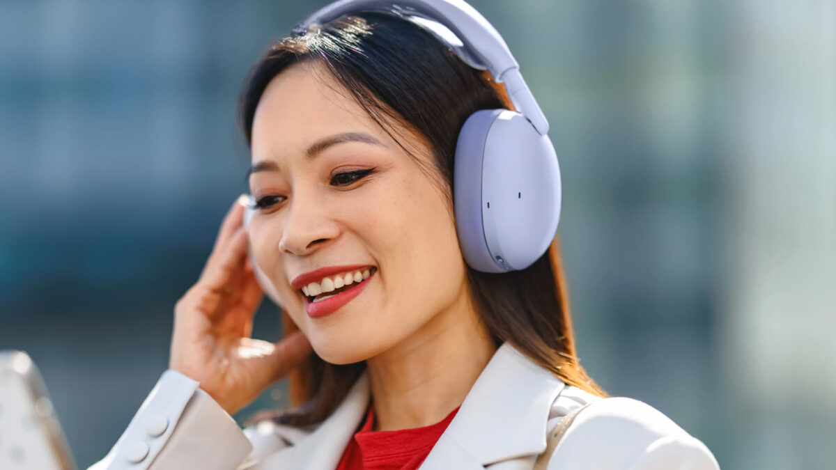 هدست Zone Vibe Pro لاجتیک با قابلیت حذف نویز فعال