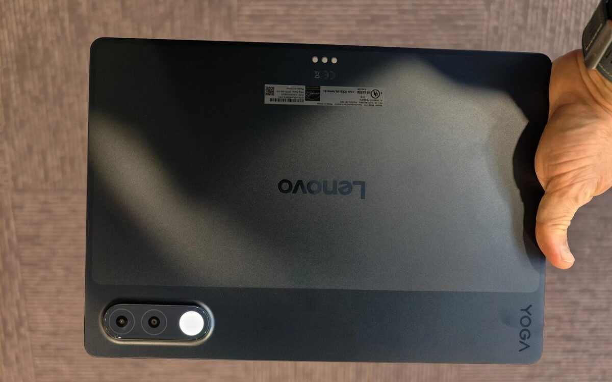 تصویری از تبلت Lenovo Yoga Tab Plus Gen 2