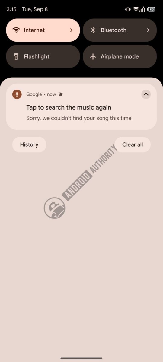 اعلان شناسایی آهنگ در پس‌زمینه برنامه جست‌وجوی آهنگ گوگل 