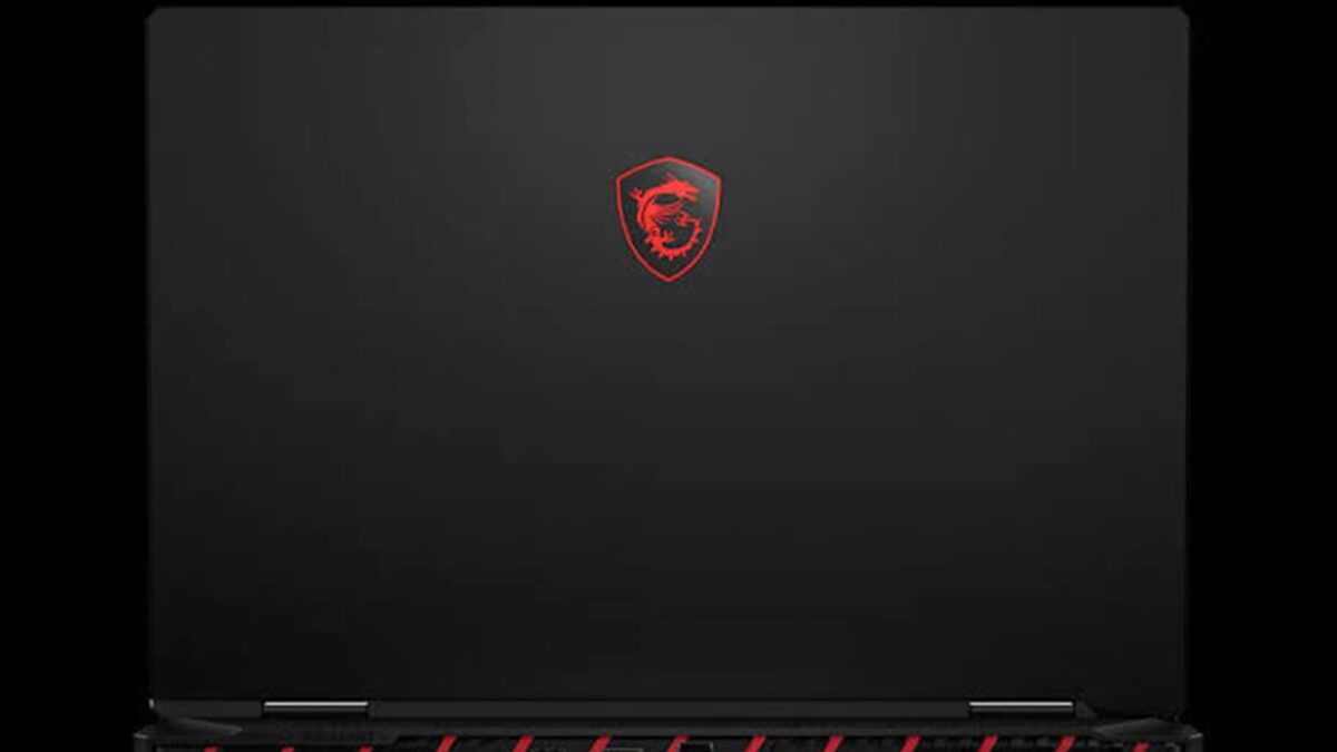در رده حرفه‌ای، لپ‌تاپ‌هایی با RTX 5070 Ti، RTX 5080 و RTX 5090 قرار می‌گیرند و معمولا با پردازنده‌های Core Ultra 9 یا Core i9، رم 32 تا 64 گیگابایتی و نمایشگرهای QHD+ یا Mini-LED عرضه می‌شوند.