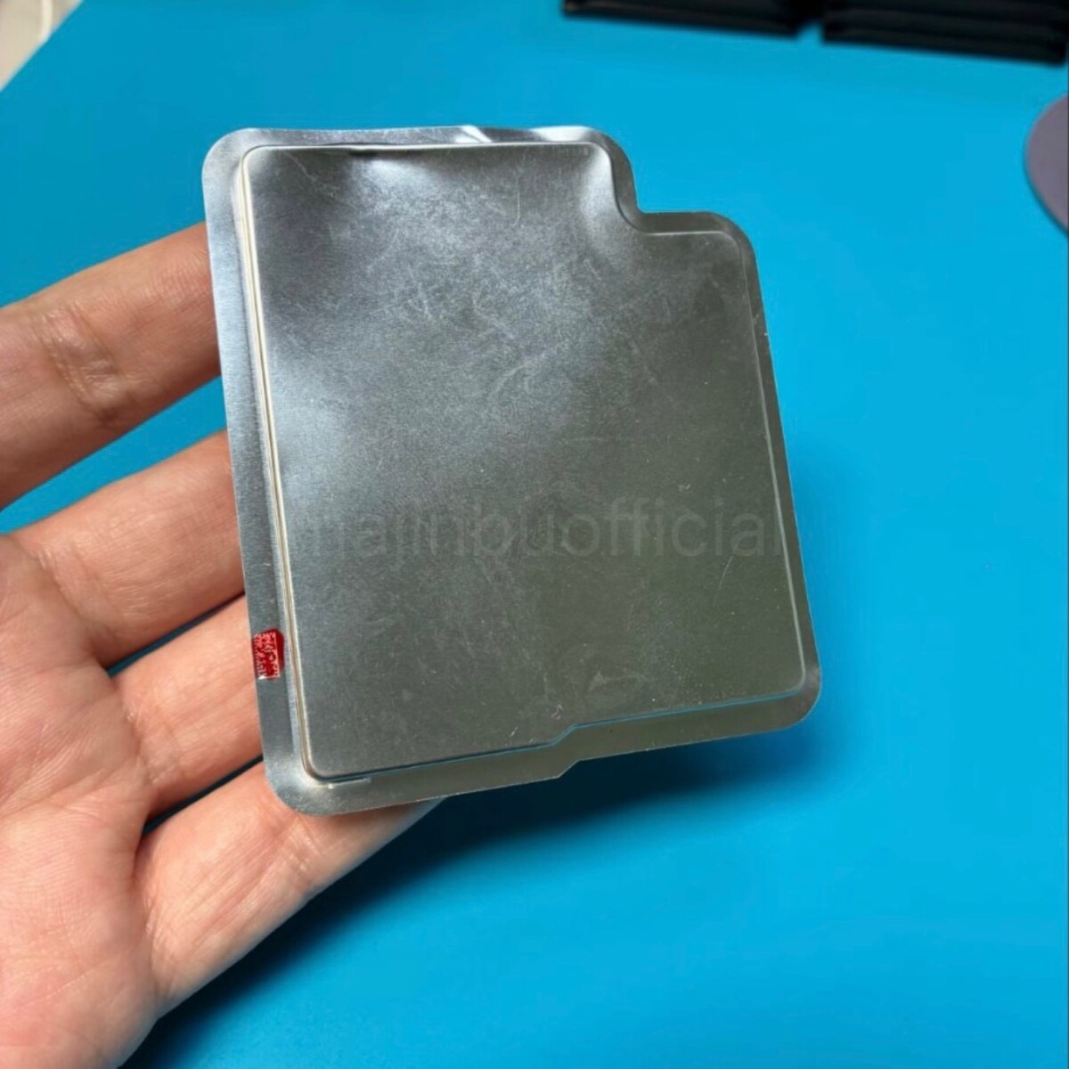 باتری فولادی گوشی های چینی می‌تواند ظرفیت باتری را به ۱۰ هزار میلی‌آمپرساعت برساند 
