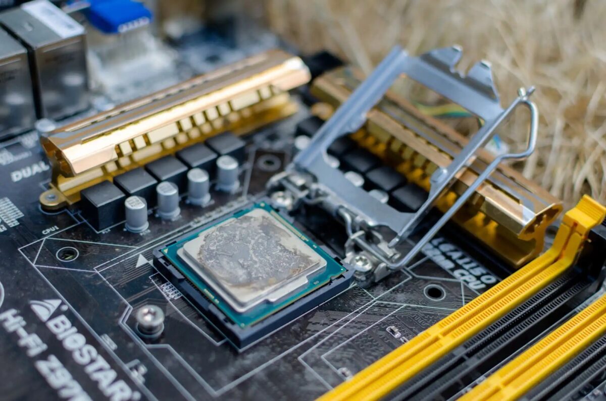 دمای CPU چقدر باید باشد و چگونه از داغ شدن پردازنده جلوگیری کنیم؟ 