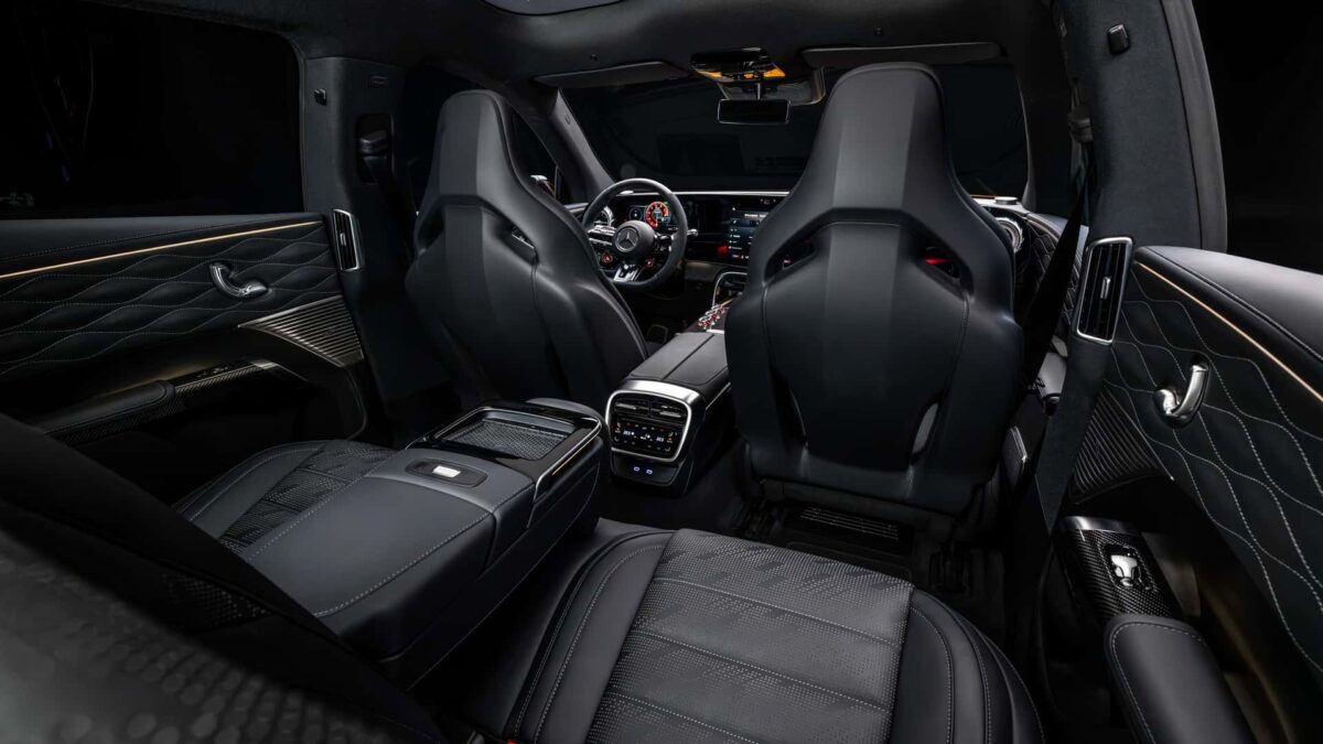 نمای صندلی‌های عقب مرسدس AMG GT SUV با تودوزی مشکی