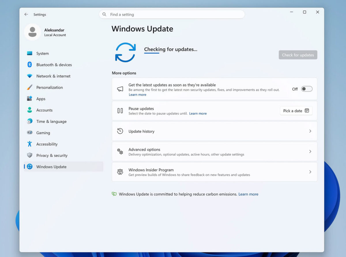 صفحه Windows Update در تنظیمات ویندوز 11 با گزینه دریافت آخرین به‌روزرسانی‌ها به‌محض انتشار