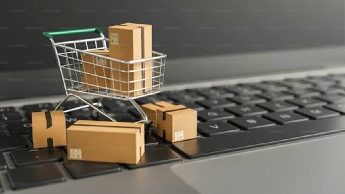 استفاده از CRM باعث می‌شود اطلاعات و تعاملات مشتریان به‌صورت ساختاریافته ثبت و برای فروش و پشتیبانی استفاده شود؛ 