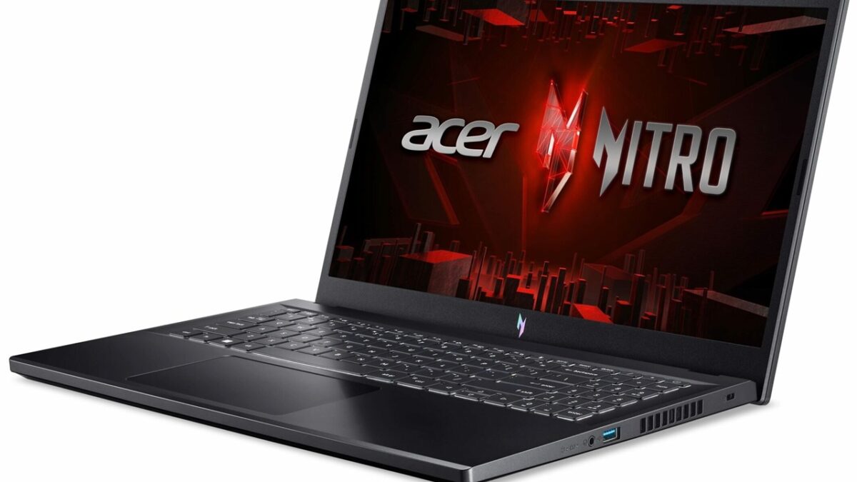 وضوح Full HD نقطه‌ای است که Nitro V15 بیشترین تناسب را با سخت‌افزار خود نشان می‌دهد.