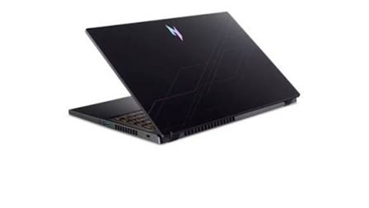در زمان کامپایل پروژه‌های بزرگ، توان CPU اهمیت بیشتری از کارت گرافیک دارد و به همین دلیل کانفیگ‌های مجهز به Core i7-13620H یا Core 5 210H می‌توانند برای توسعه‌دهندگان حرفه‌ای‌تر جذاب باشند.