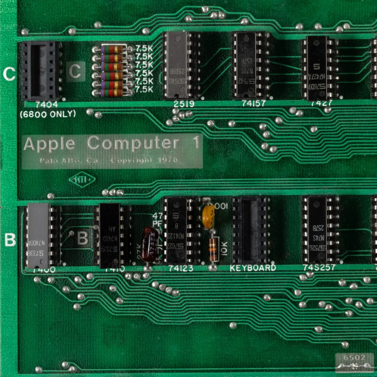 مادربرد اصلی کامپیوتر Apple-1 با امضای استیو وزنیاک