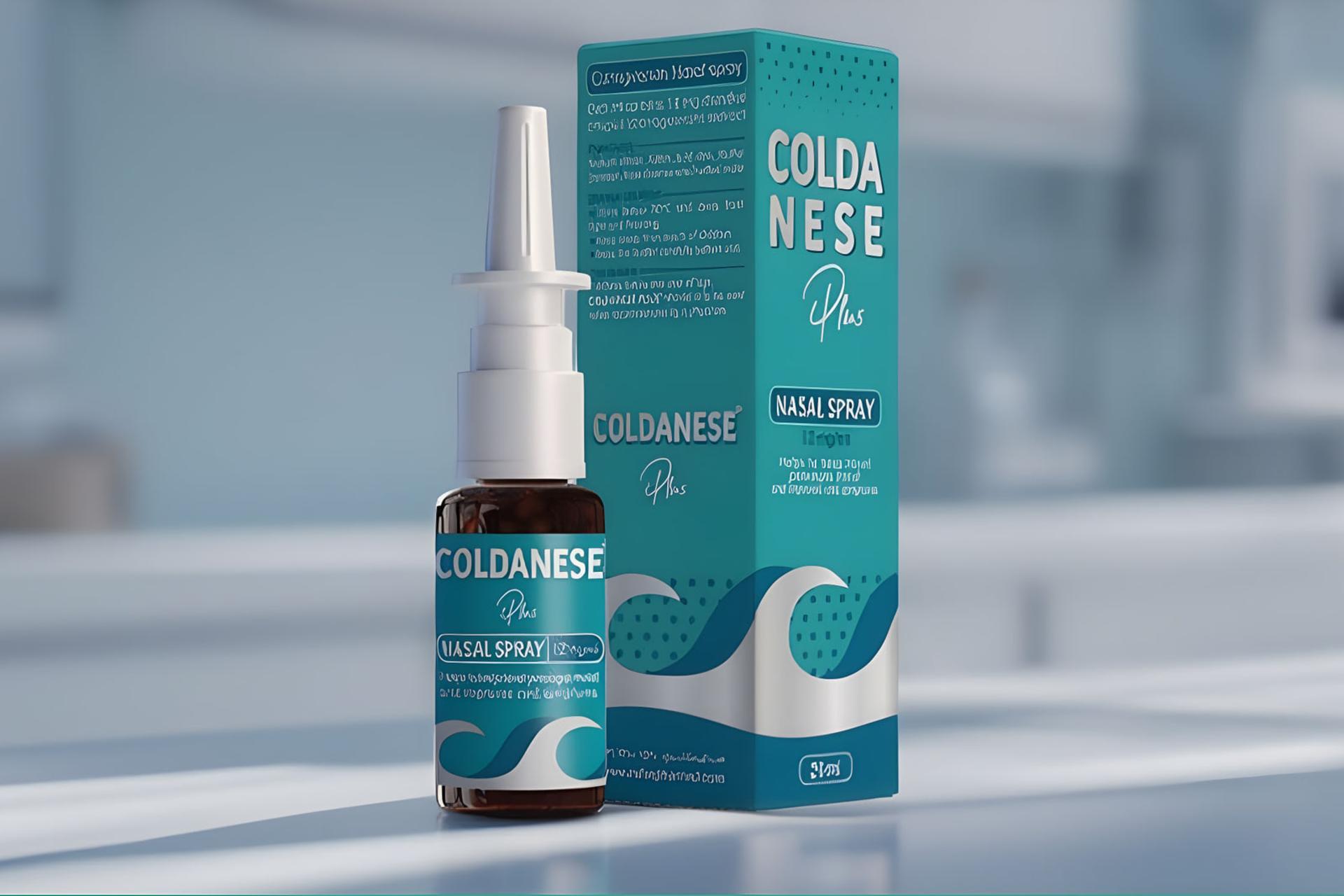 بطری و جعبه اسپری بینی کلدانیز پلاس (Coldanese Plus) روی میز