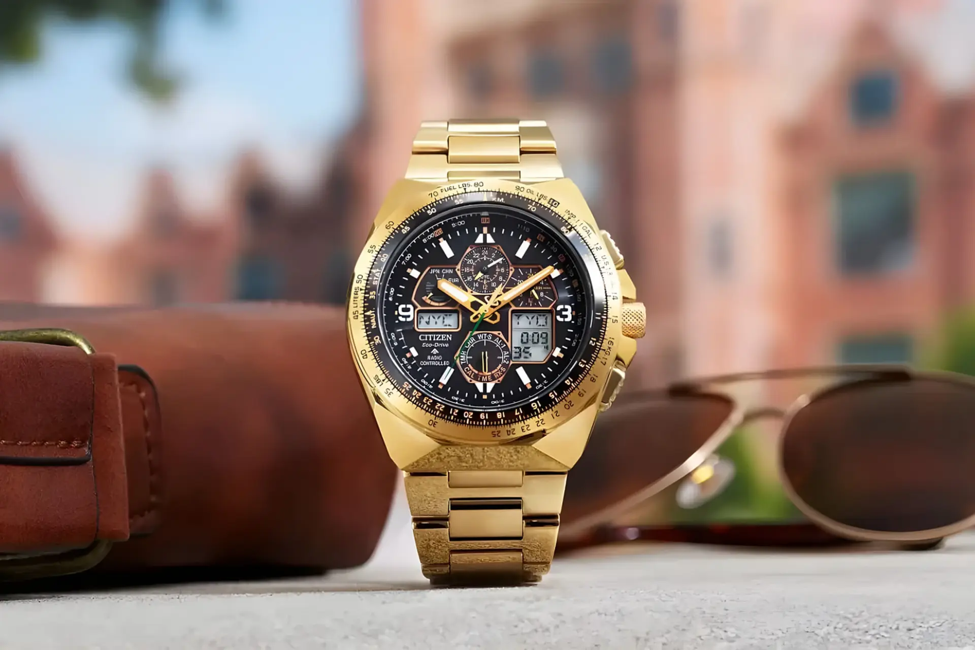 ساعت مچی سیتیزن (Citizen Promaster Skyhawk A-T) با بدنه و بند طلایی رنگ