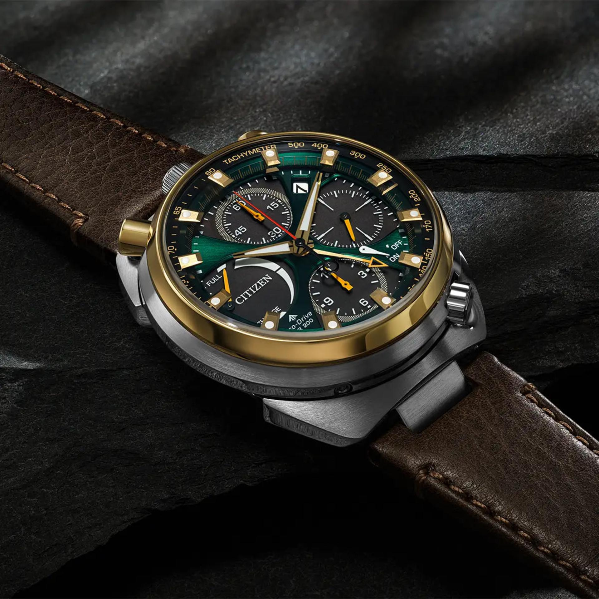 ساعت مچی سیتیزن (Citizen Promaster Tsuno Chrono Racer) با صفحه سبز و قهوه‌ای