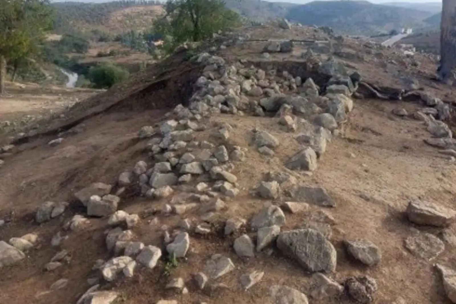 دیوار دفاعی ۴ هزار ساله در تپه‌های مراکش (Morocco)