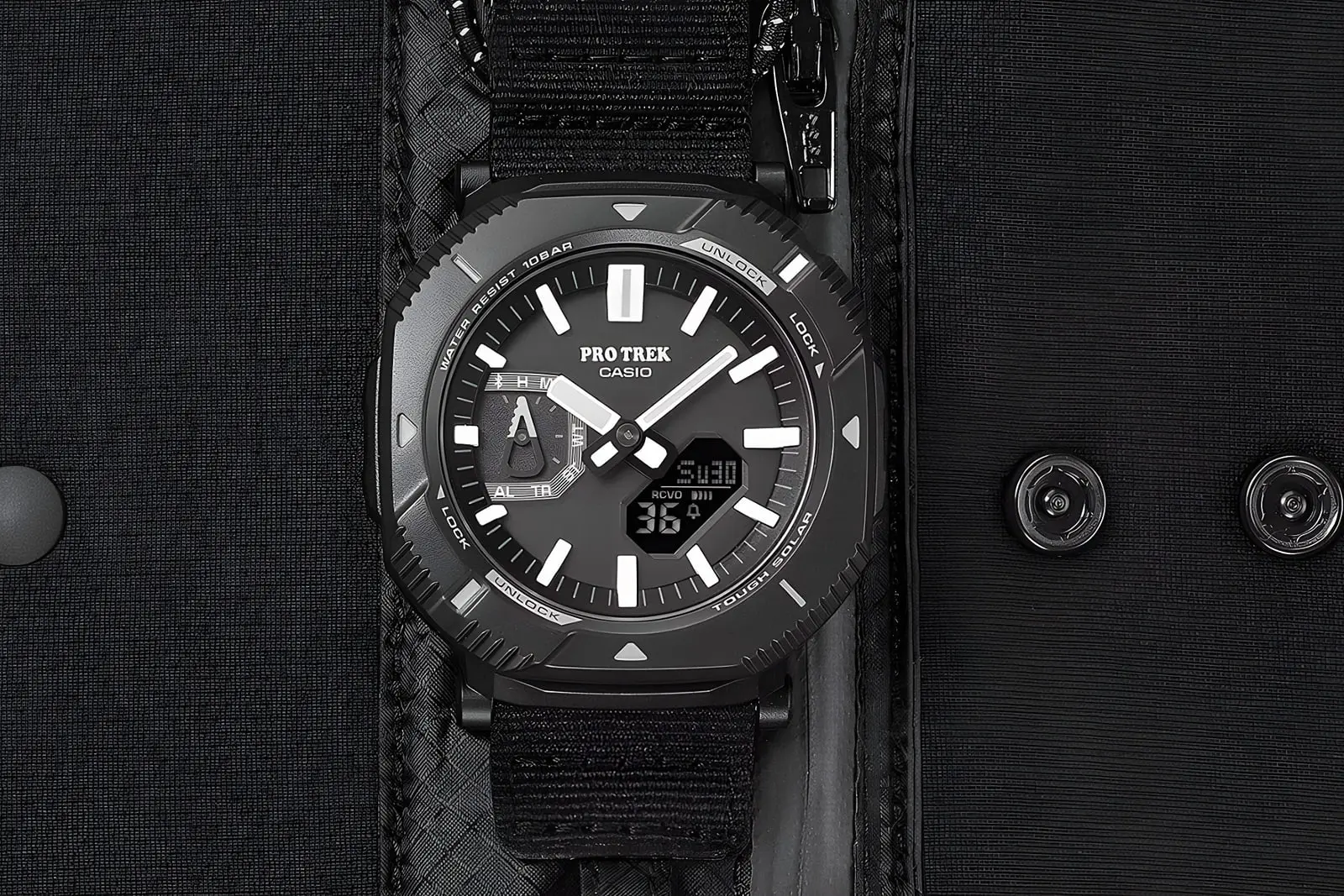 ساعت مچی کاسیو پرو ترک (Casio Pro Trek PRJB001EX-1) با صفحه دیجیتال و آنالوگ