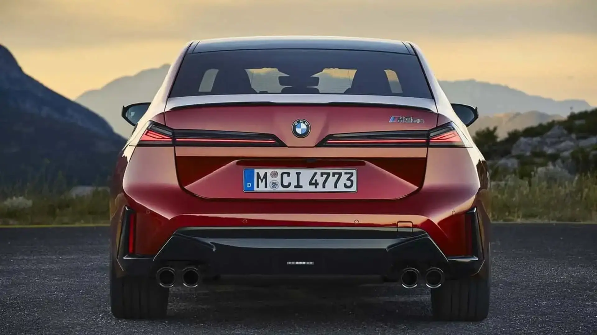 بخش عقب خودروی مدل ۲۰۲۷ BMW i3 با طراحی مدرن و چراغ‌های کشیده