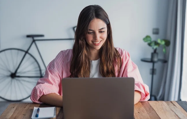 اینترنت واقعا چند سال قدمت دارد؟