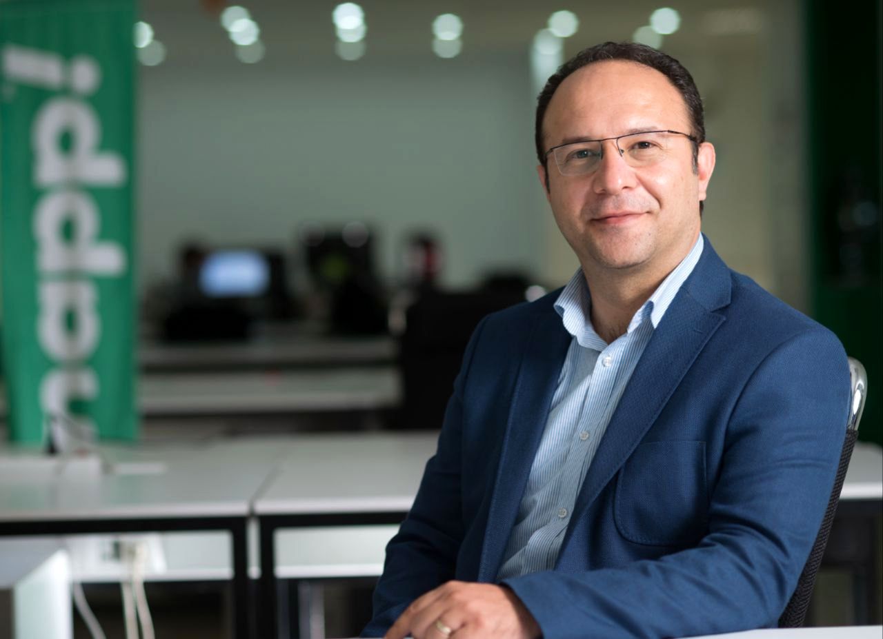 سهمیه بنزین ۳۰۰ لیتری رانندگان تاکسی‌های اینترنتی از مهرماه؛ مدیرعامل XNET نرخ ۱۰ هزار تومانی را تأیید کرد