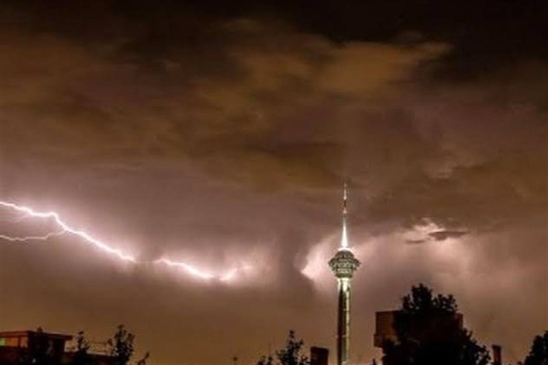 قطعی برق ناشی از طوفان در مناطق جنوبی و غربی تهران رفع شد