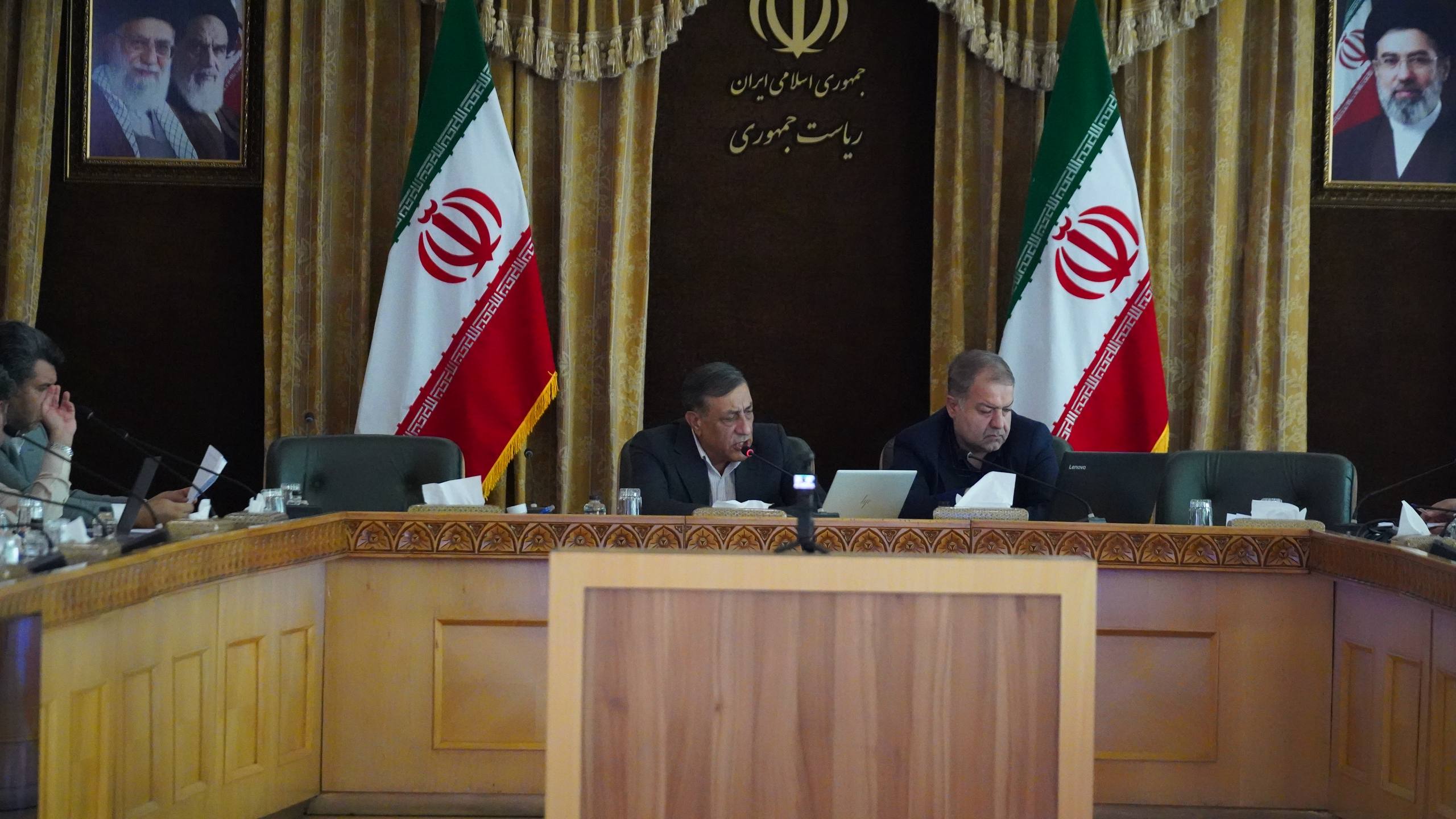 قائم‌پناه: کاهش هزینه‌های دولت در شرایط فعلی، گامی در جهت مدیریت بهینه منابع است / پروژه بیمارستان میناب به‌صورت ویژه پیگیری می‌شود