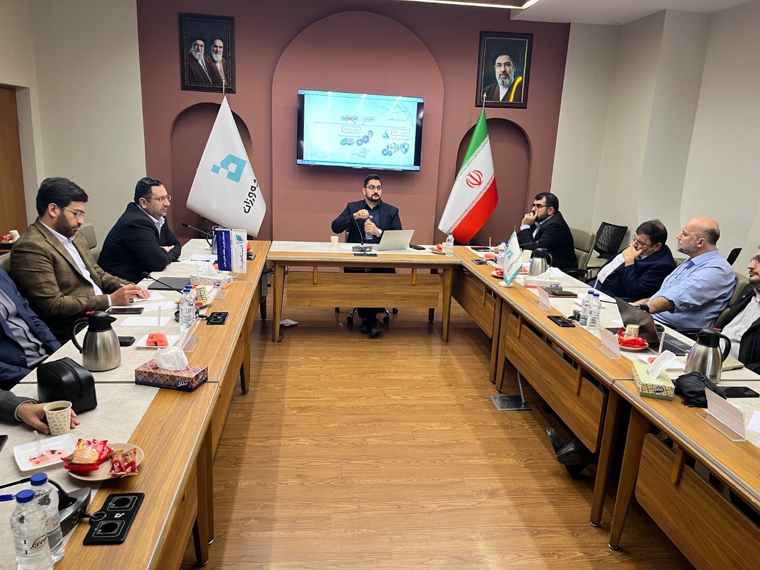 در نشست آسیب‌شناسی حکمرانی فضای مجازی مطرح شد: شورای عالی فضای مجازی سیاست‌زده است