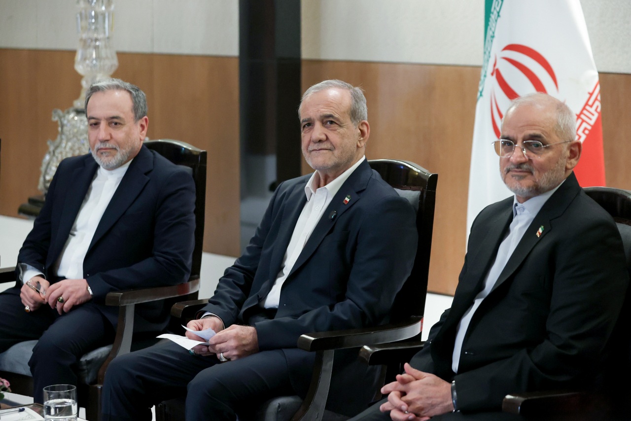 پس از دورکاری برای کمبود گاز، دولت سراغ دورکاری برای صرفه‌جویی در مصرف بنزین رفت