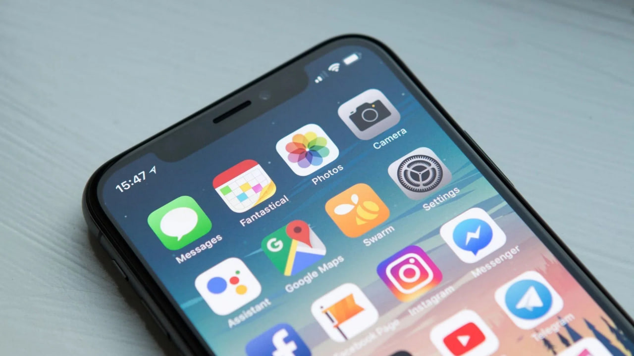 برای نخستین‌بار در تاریخ؛ هکرها سیستم‌عامل iOS را روی گوشی‌های اندرویدی اجرا کردند [تماشا کنید]