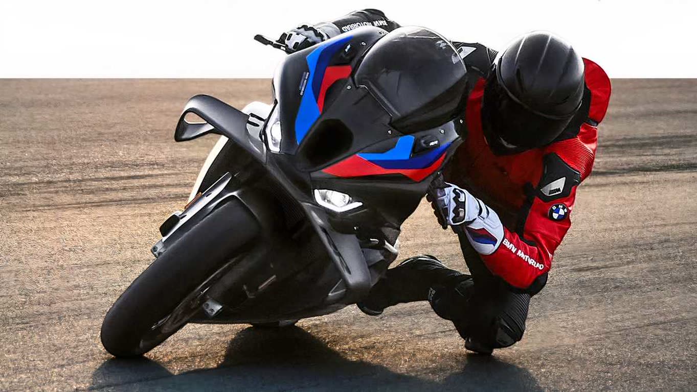 موتورسیکلت BMW M 1000 RR شور و هیجان را با دقت و سرعت متعادل می‌کند