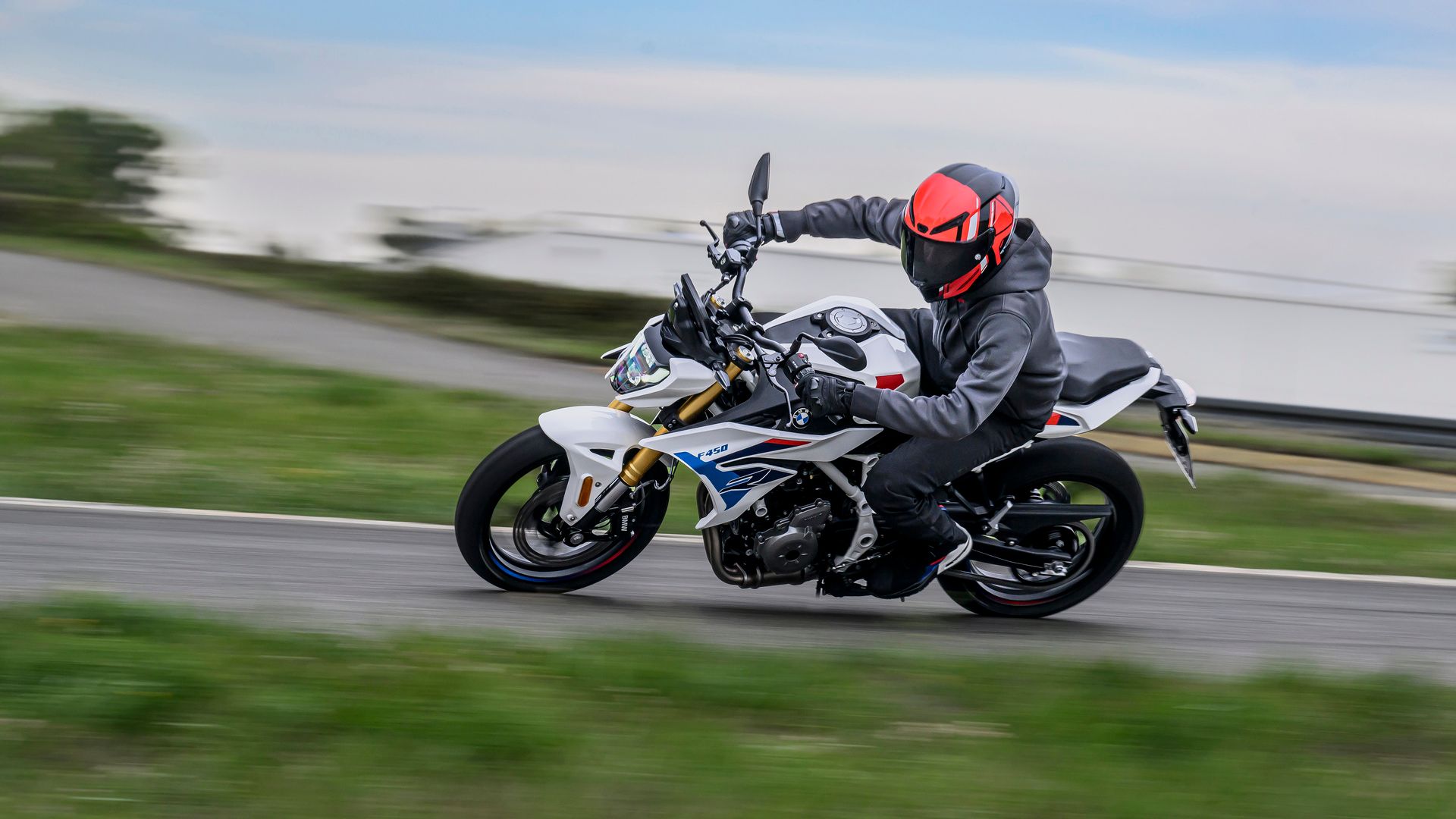 اولین نگاه به موتورسیکلت BMW F 450 R 2027: یک مدل سبک با تجهیزات پیشرفته