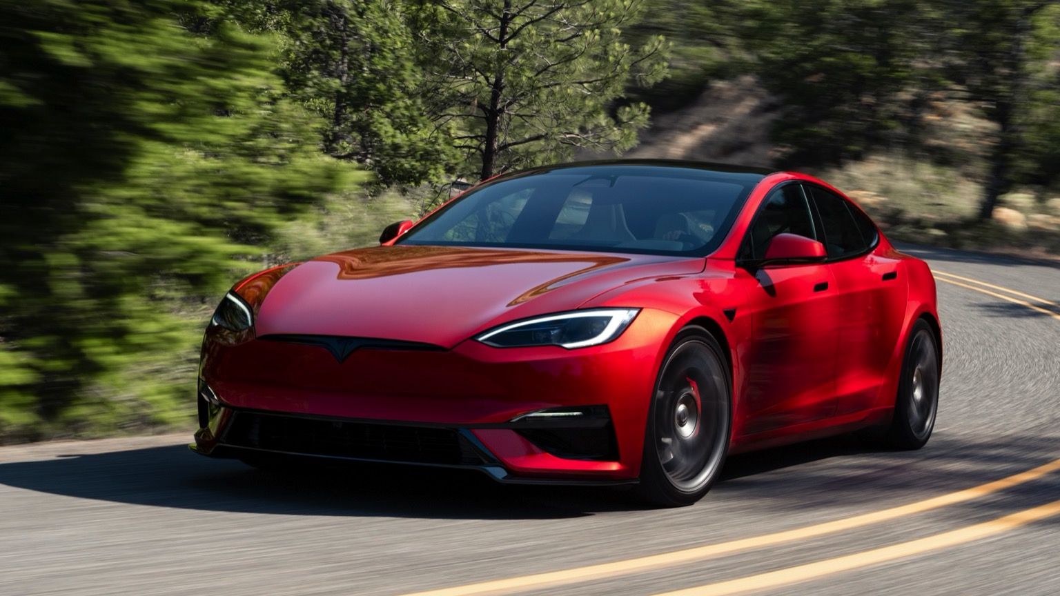 تماشا کنید: تصادف شدید تسلا Model S با سرعت ۲۸۵ کیلومتر بر ساعت در اتوبان آلمان؛ راننده زنده ماند