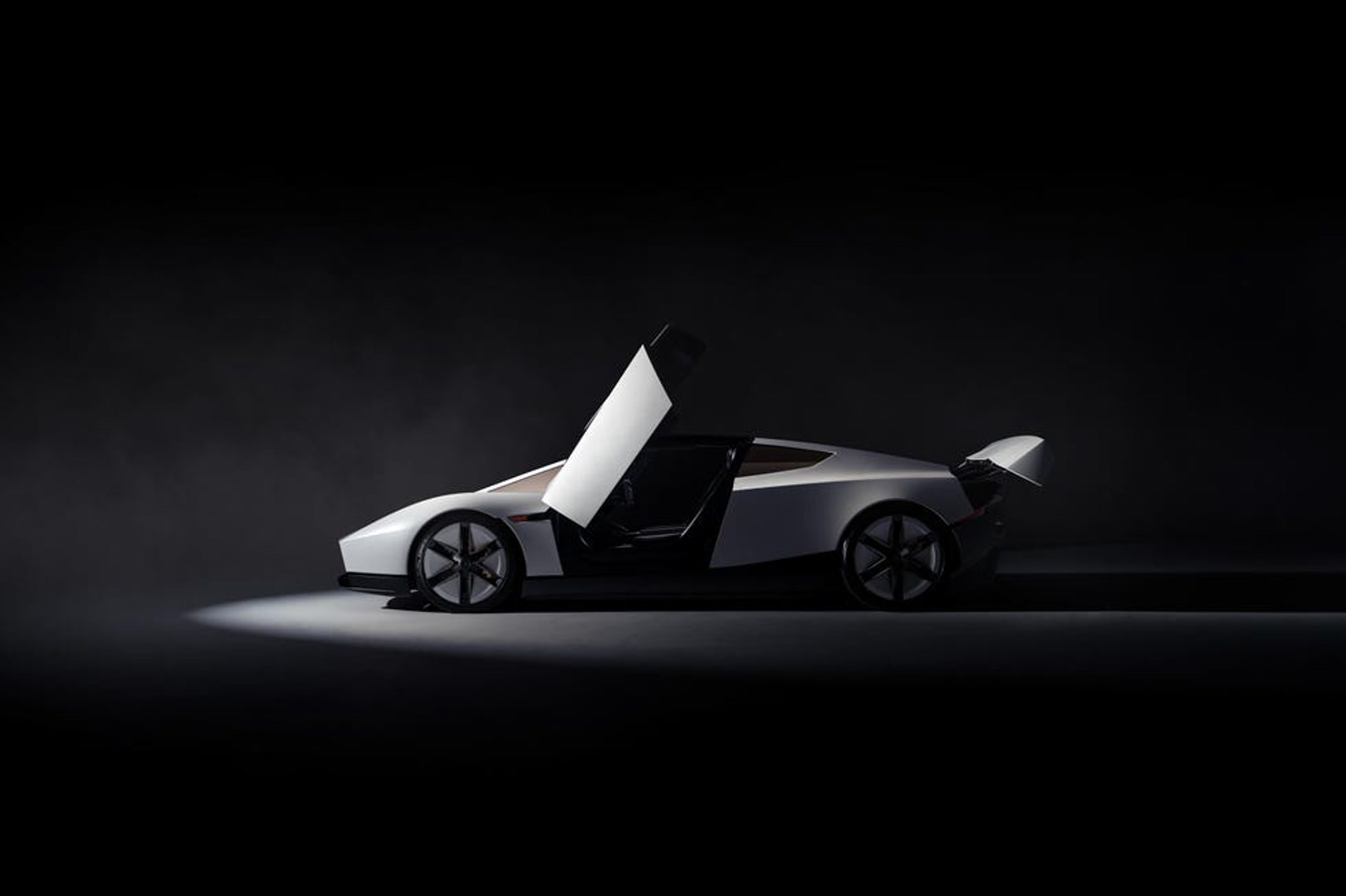خودروی Roadster تسلا در تصاویر جدید خیره‌کننده به نظر می‌رسد
